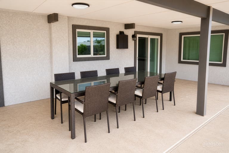 Modern Luxury Pool for Photoshoots, Content & Private Events 