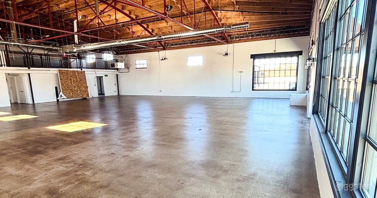 Spacious Modern Venue for Events & Productions Photo 1