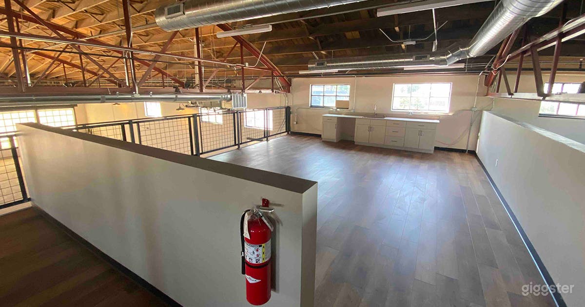 Spacious Modern Venue for Events & Productions Photo 2