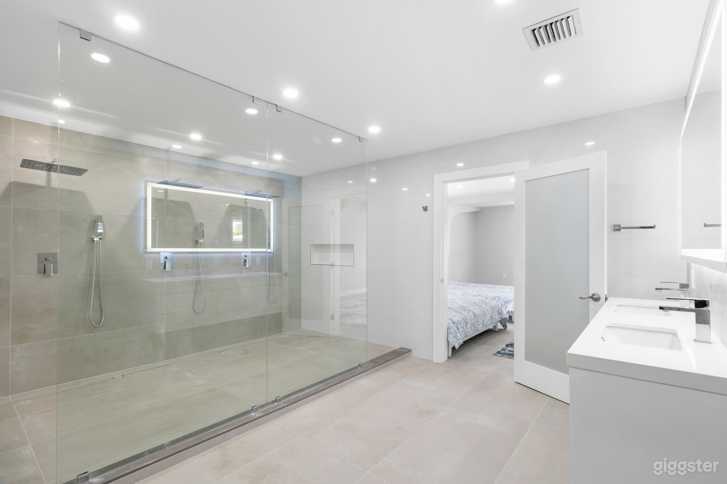 Waterfront Home Golf Cart + Boat slip + Jet Skis Photo 3