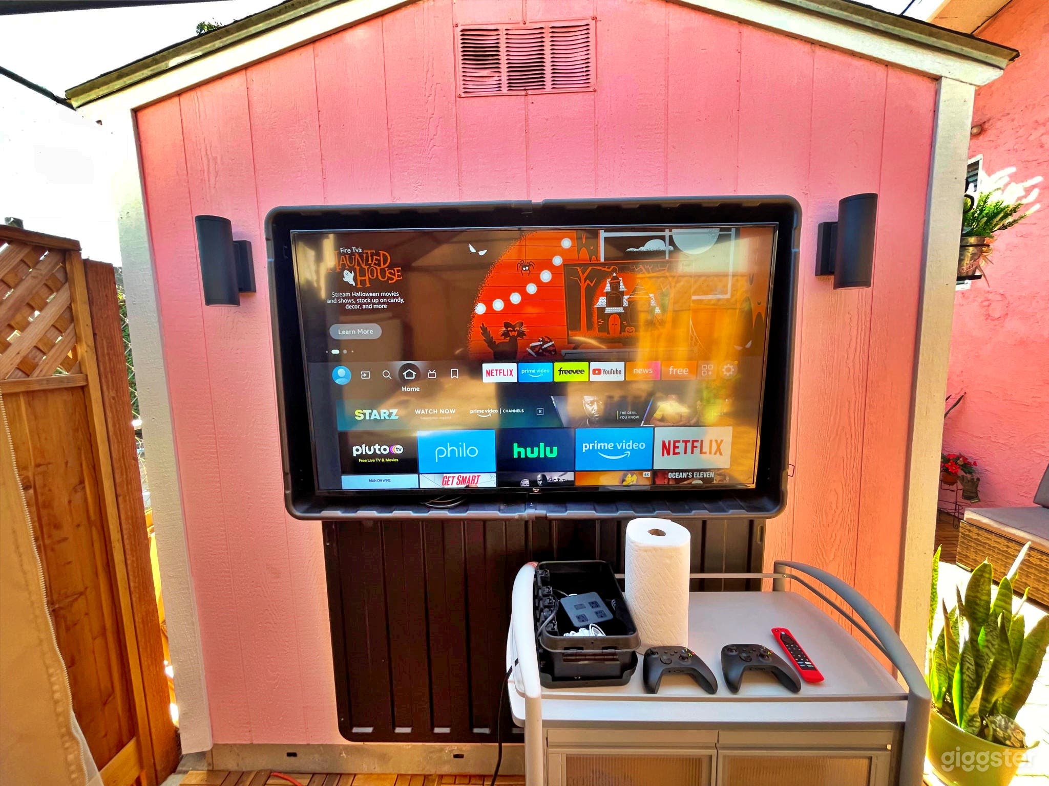 Stunning Backyard with Sundance Spa Photo 3