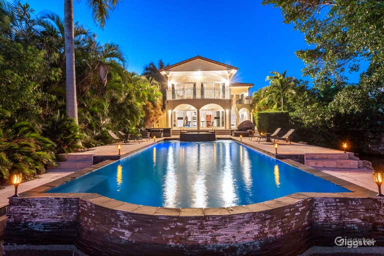  WATERFRONT PARADISE: VILLA CHANEL/POOL 