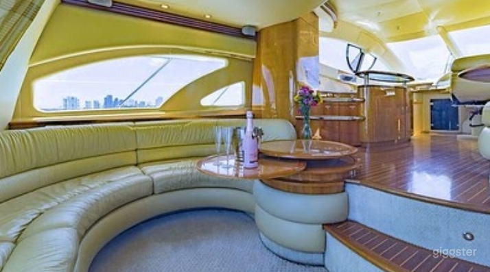 Top-Notch 55FT AZIMUT RR Party Yacht Space Events Photo 2