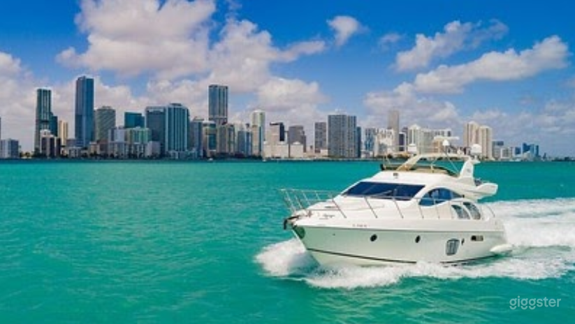 Top-Notch 55FT AZIMUT RR Party Yacht Space Events Photo 3