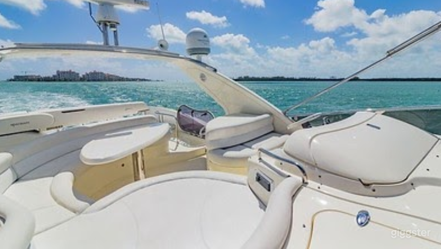 Top-Notch 55FT AZIMUT RR Party Yacht Space Events Photo 4