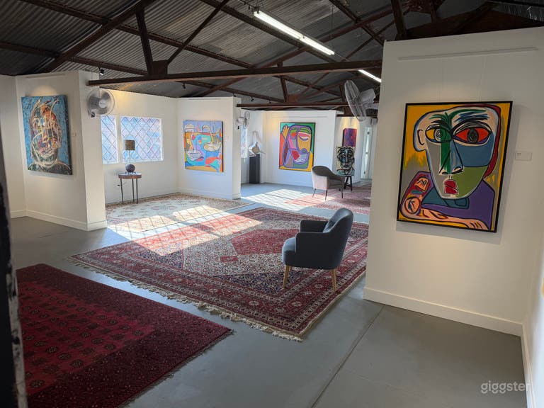  Beautiful Gallery in the Arts District 