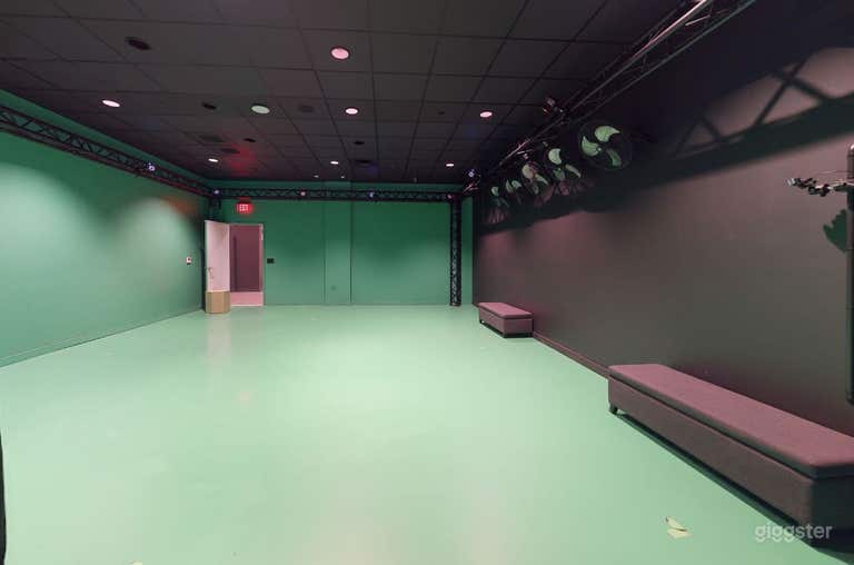  Modern & Futuristic VR Space in Woodland Hills 