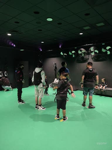 Modern &amp; Futuristic VR Space in Woodland Hills Photo 3