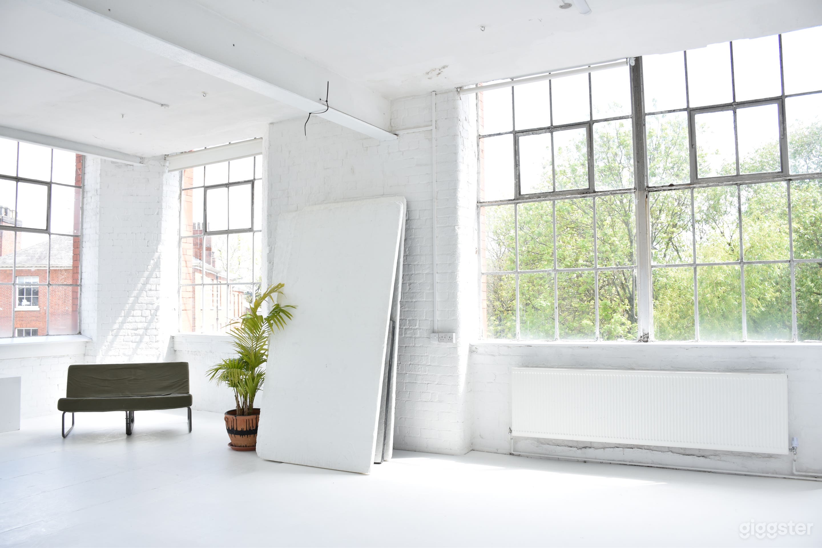 Natual Light Photography Studio in Manchester Photo 2