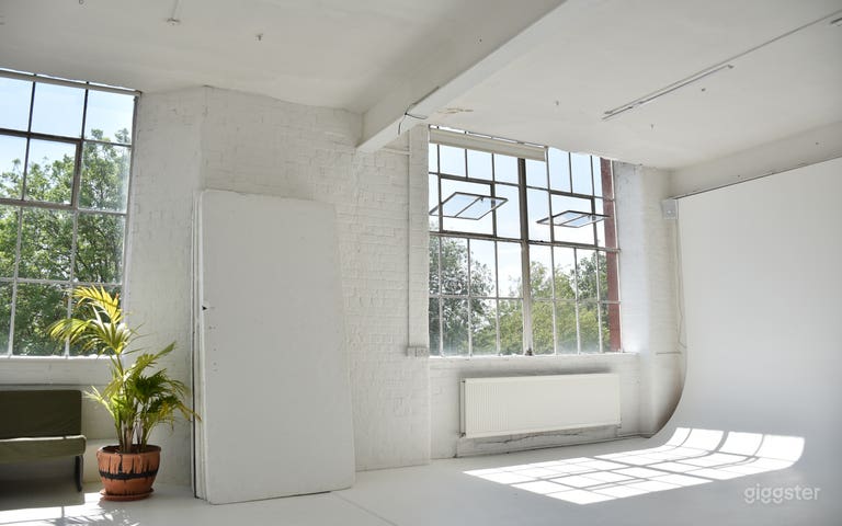  Natual Light Photography Studio in Manchester 