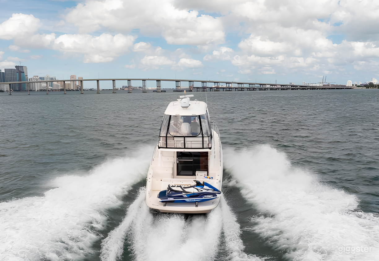 Sea Ray 58” Yacht Photo 2