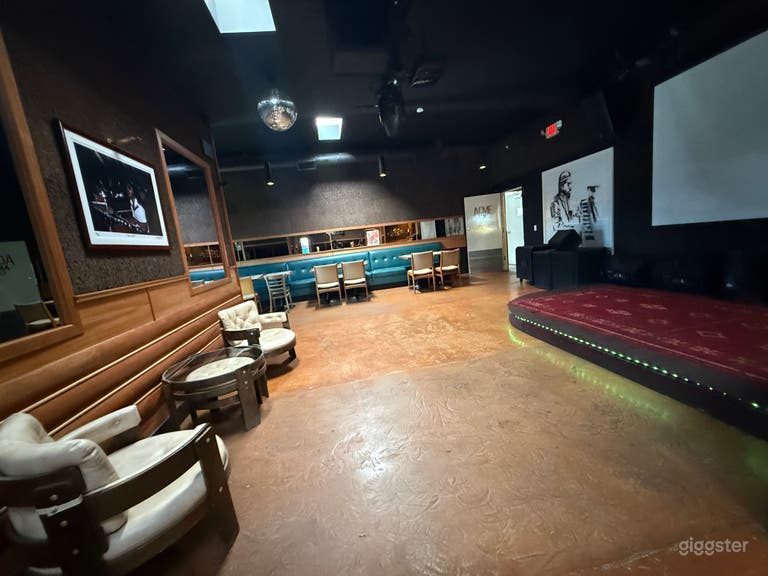  The Velvet Syndicate — Versteckte Speakeasy-Lounge im Herzen 