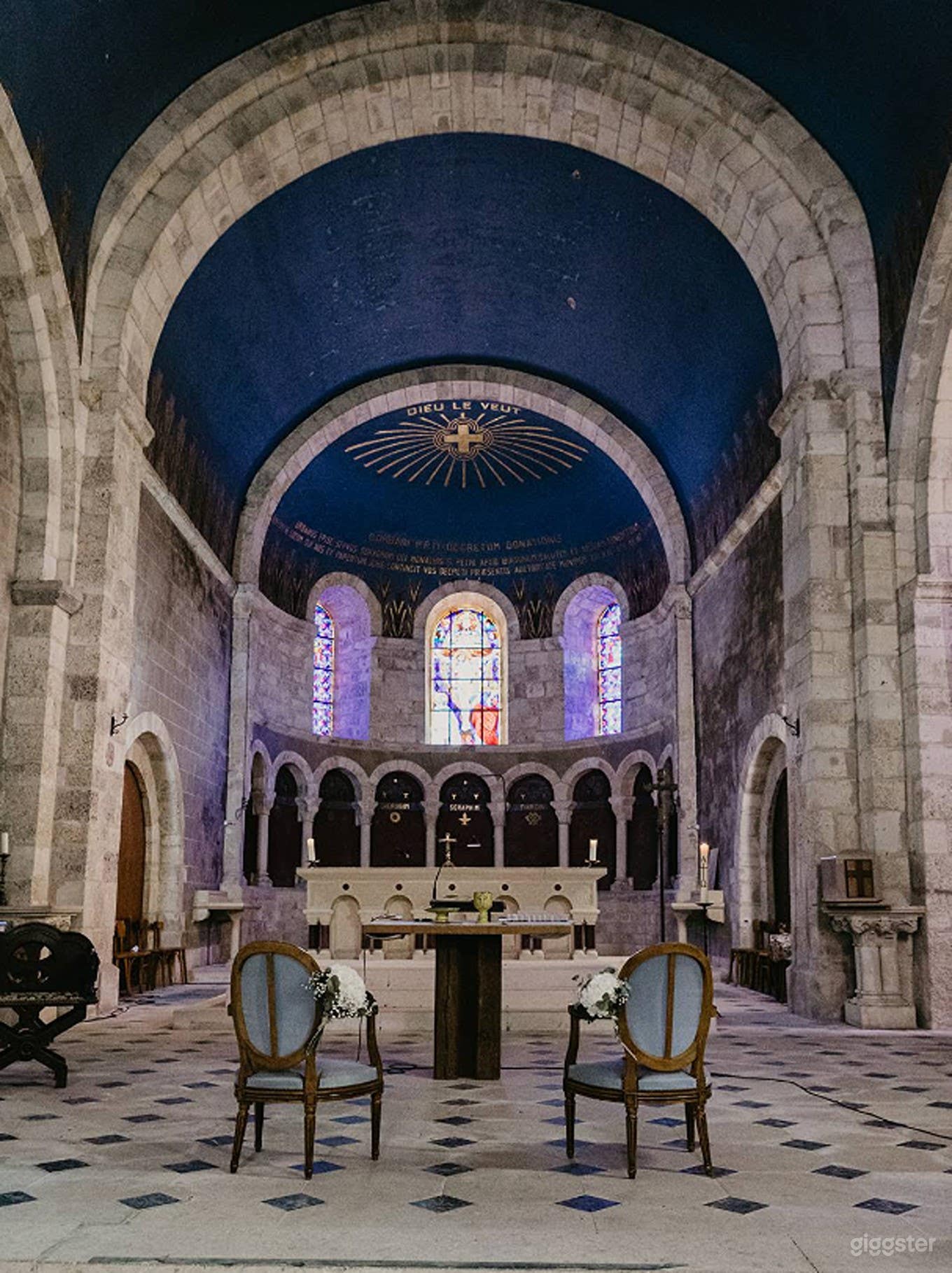 Photo de Église historique au cœur d’un domaine d’exception 3
