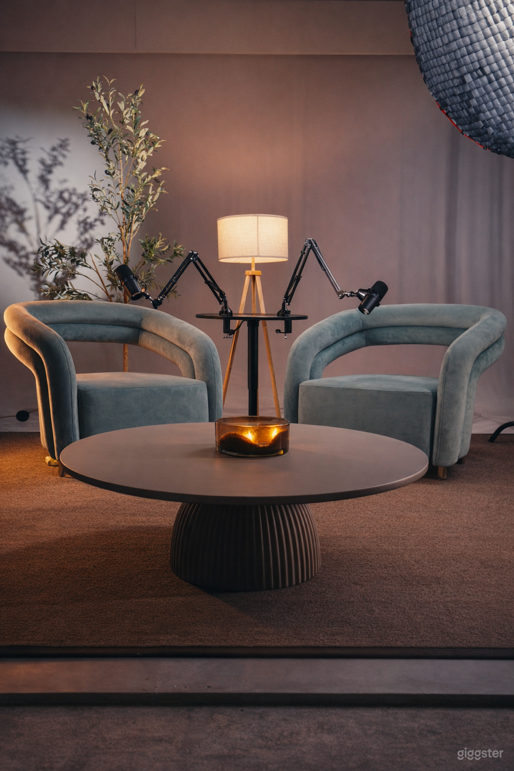 Versatile Studio OneSpace | Cyclorama, Podcast, Photoshoots & Equipment for rent Photo 1