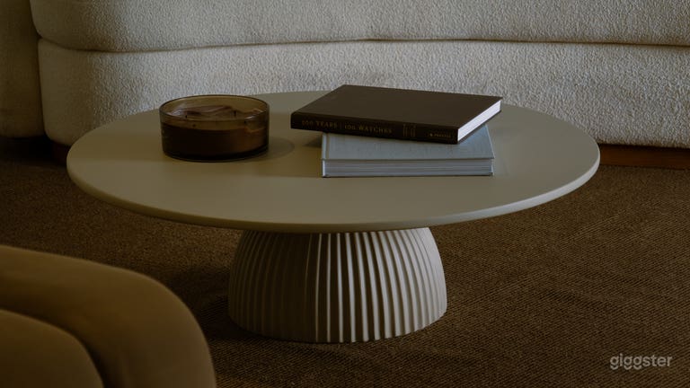  Versatile Studio OneSpace | Cyclorama, Podcast, Photoshoots & Equipment for rent 