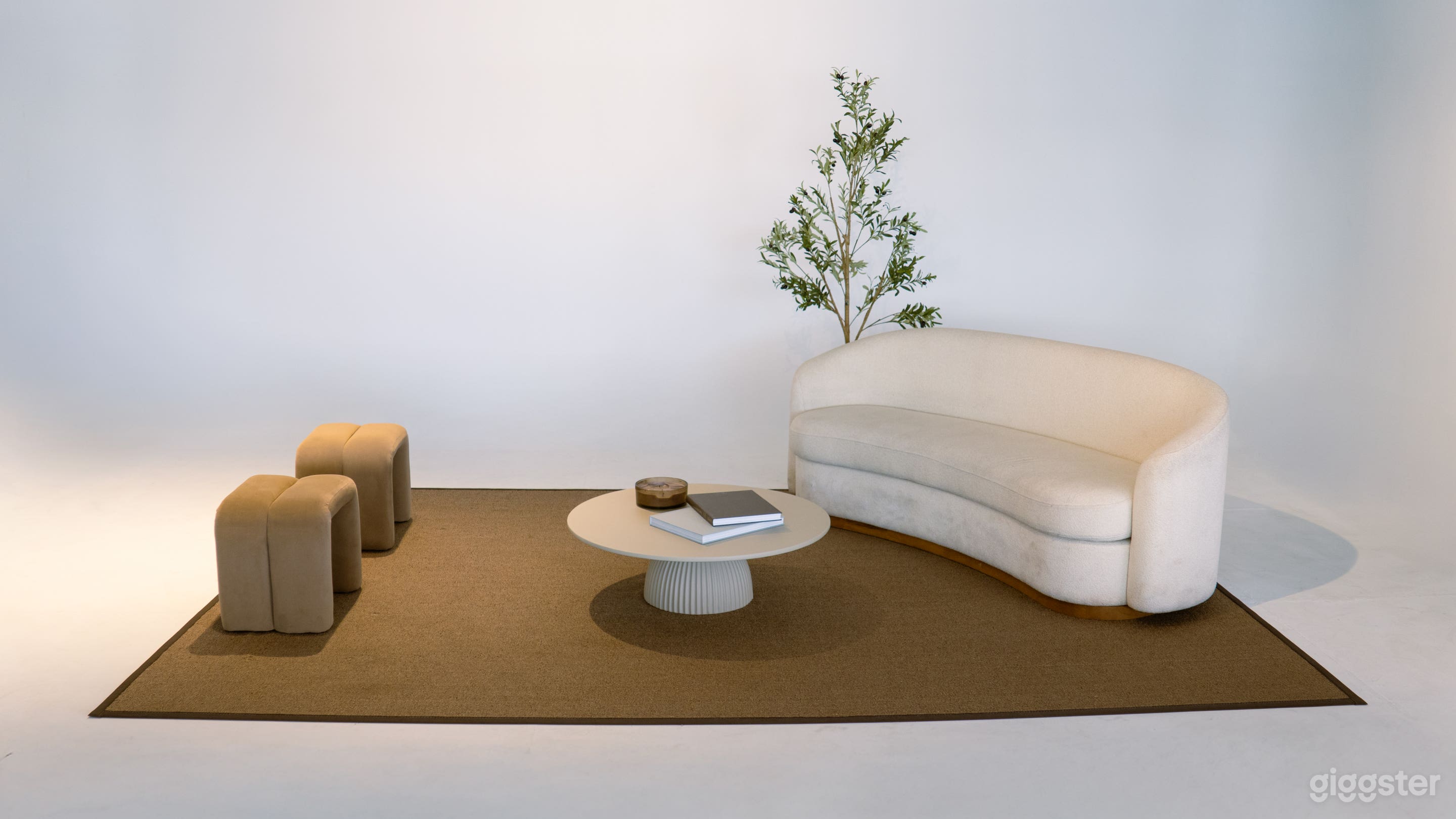 Versatile Studio OneSpace | Cyclorama, Podcast, Photoshoots &amp; Equipment for rent Photo 1