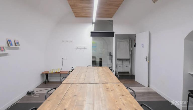  Niki meeting room (up to 12 pers) 