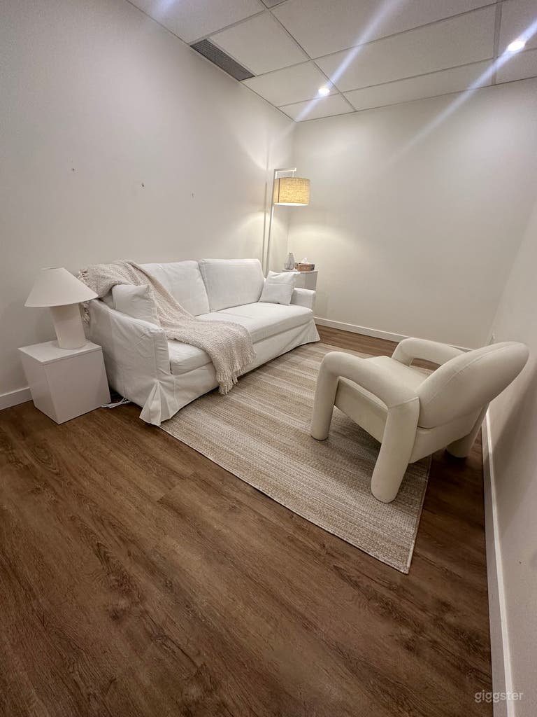  Arches & Limestone Walls: A Timeless Vancouver Space 