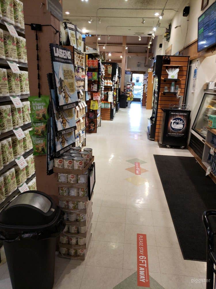 Spacious Health Food Store Perfect for Photoshoots and Productions in Santa Maria Photo 4