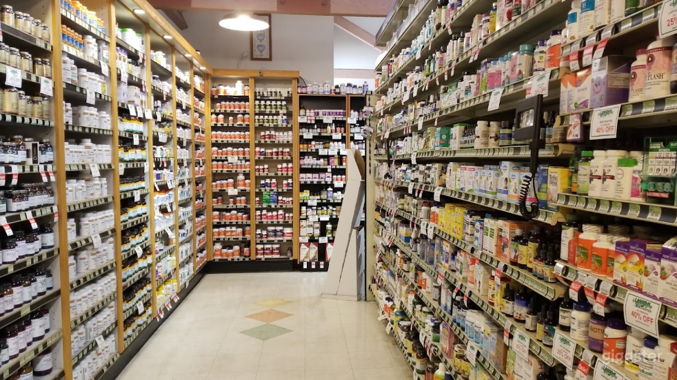 Spacious Health Food Store Perfect for Photoshoots and Productions in Santa Maria Photo 2