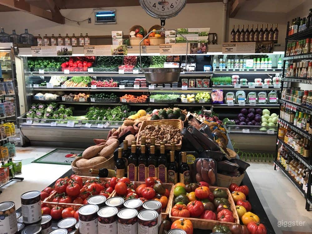 Spacious Health Food Store Perfect for Photoshoots and Productions in Santa Maria Photo 3