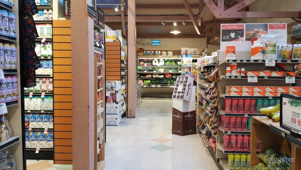 Spacious Health Food Store Perfect for Photoshoots and Productions in Santa Maria Photo 1