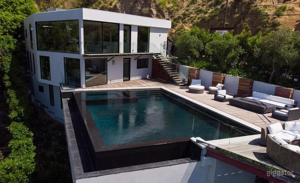 Hollywood Dream Villa Photo 1