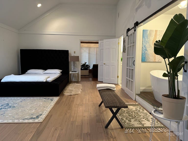  Artists & Creators Work Space  