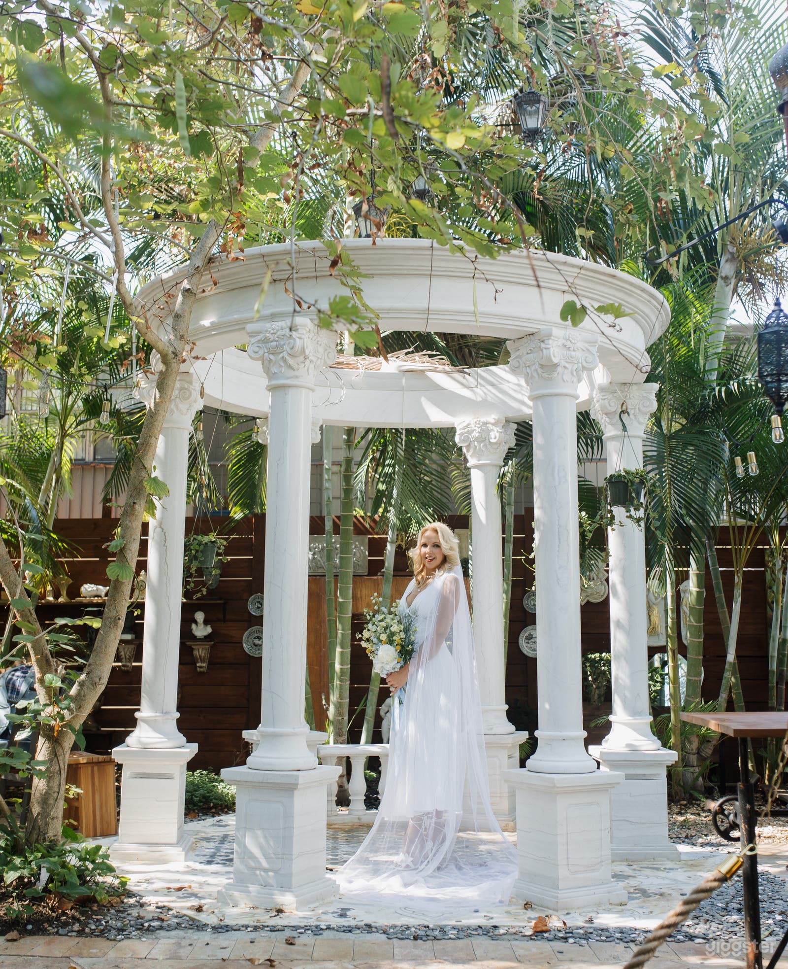 Orlando's #1 Luxury Photo Studio Estate- Wonderland Awaits Photo 4