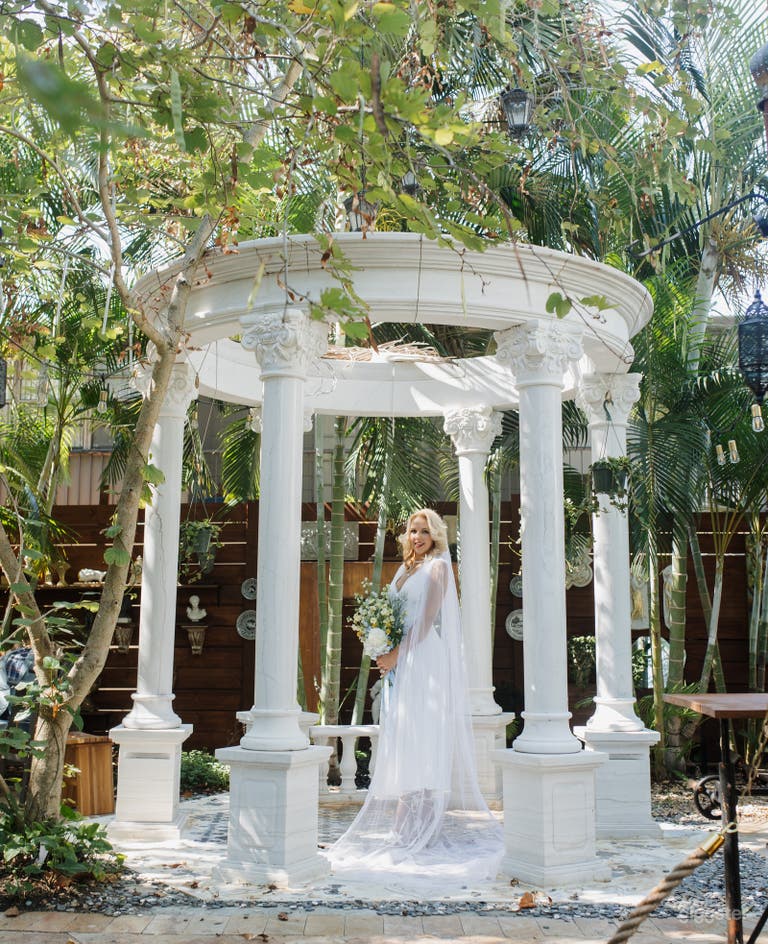  Orlando's #1 Luxury Photo Studio Estate- Wonderland Awaits 