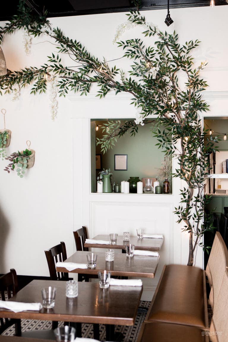  Mediterranean Atmosphere in the Heart of Gastown! 