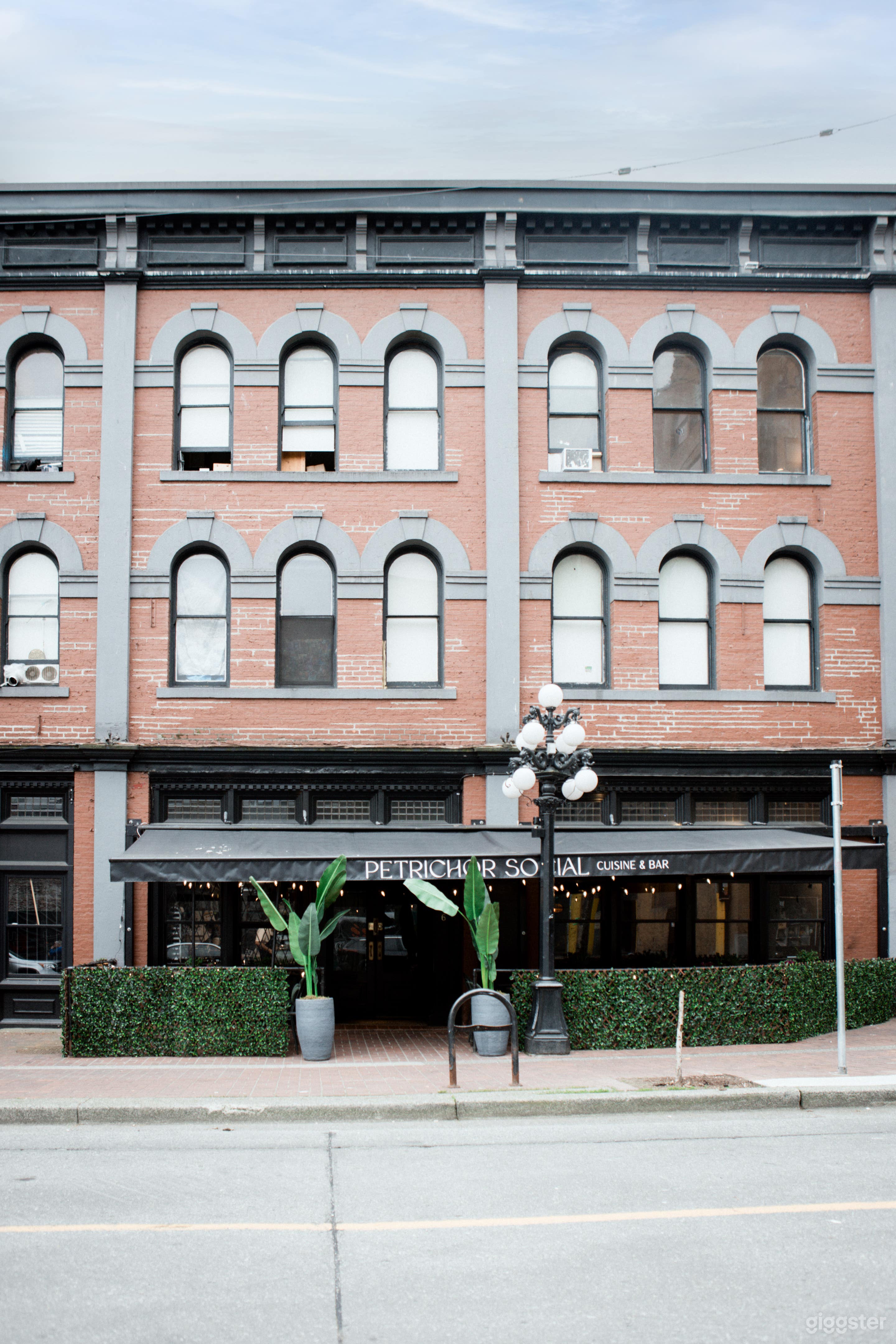 Mediterranean Atmosphere in the Heart of Gastown! Photo 3