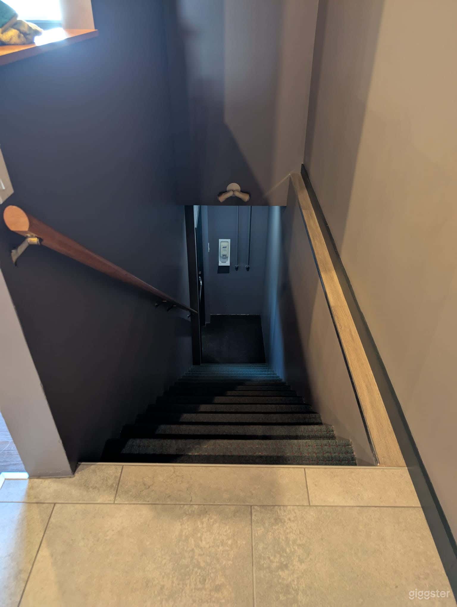 Office/Studio/Event Space — 1,000 ft² Upper Level Photo 4