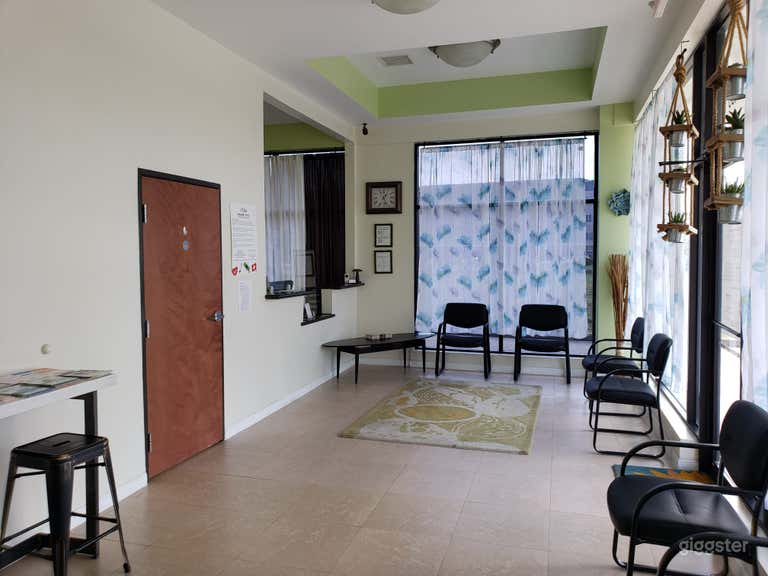  Street level clinic with a biophilic design 