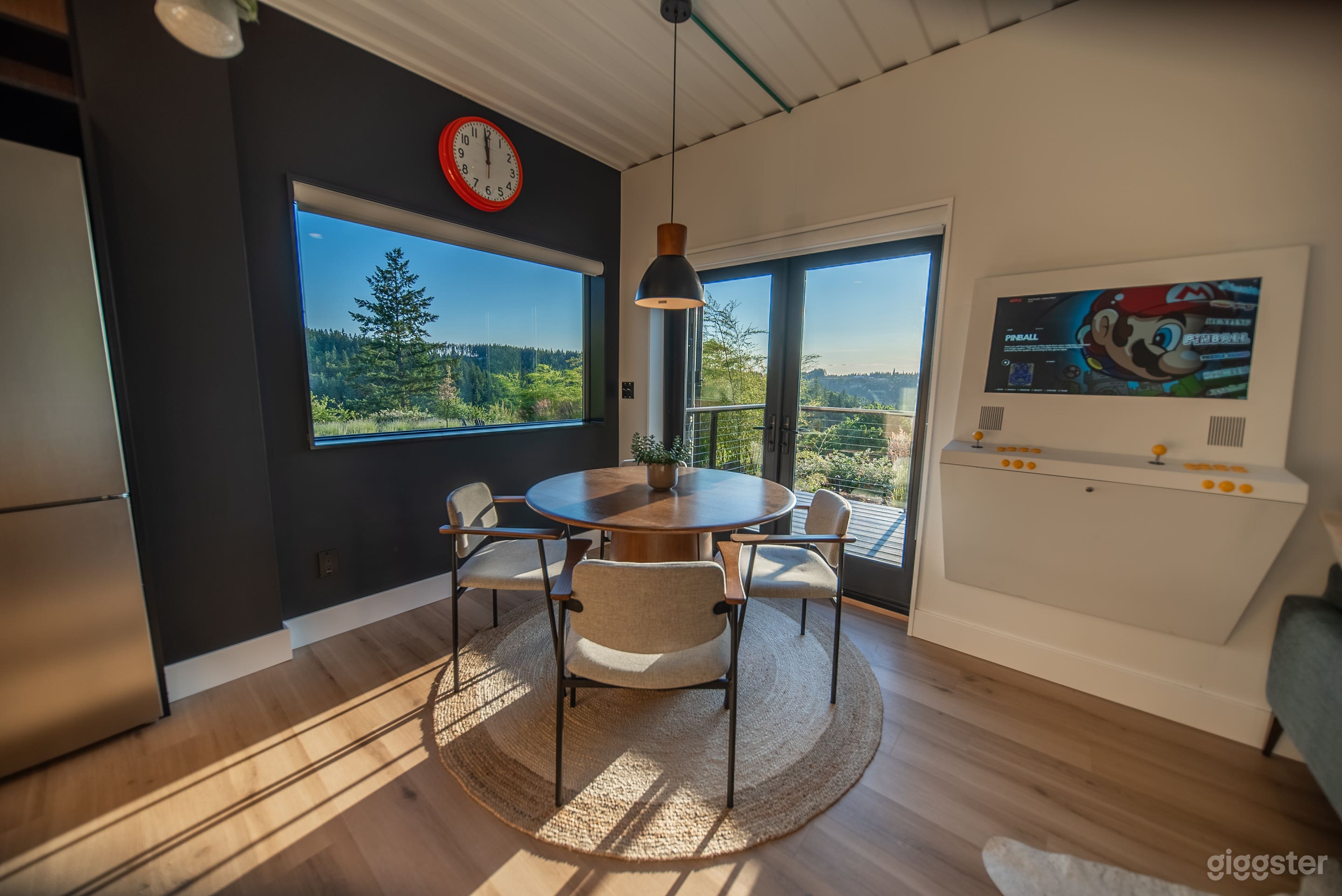 Luxe Shipping Container Space with Beautiful Views Photo 3