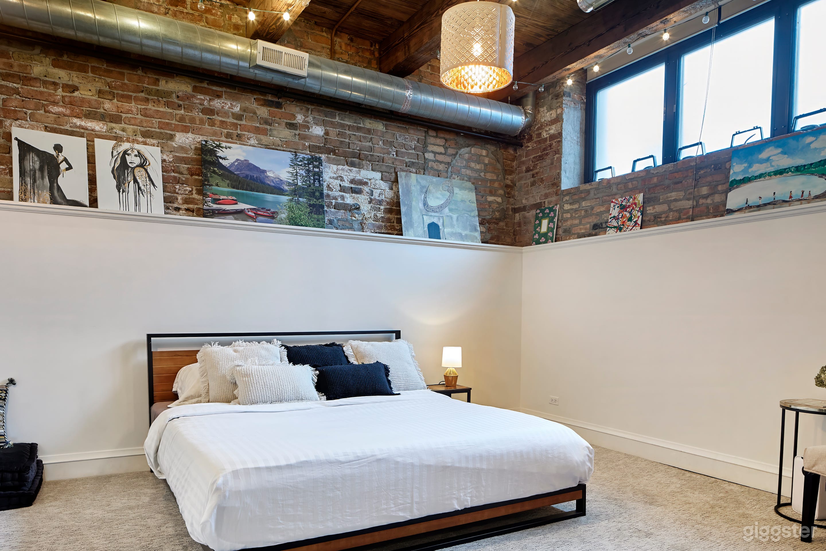 Downtown Industrial Timber Loft Studio Photo 3