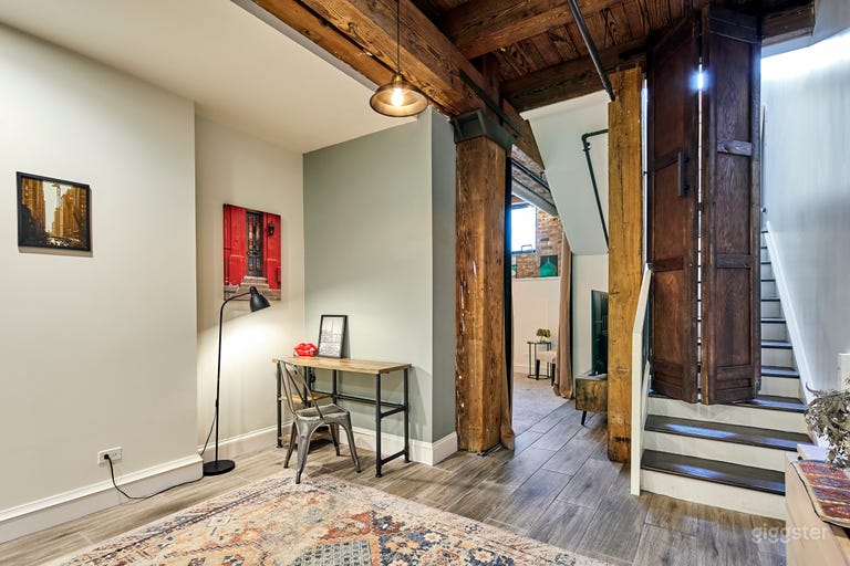  Downtown Industrial Timber Loft Studio 
