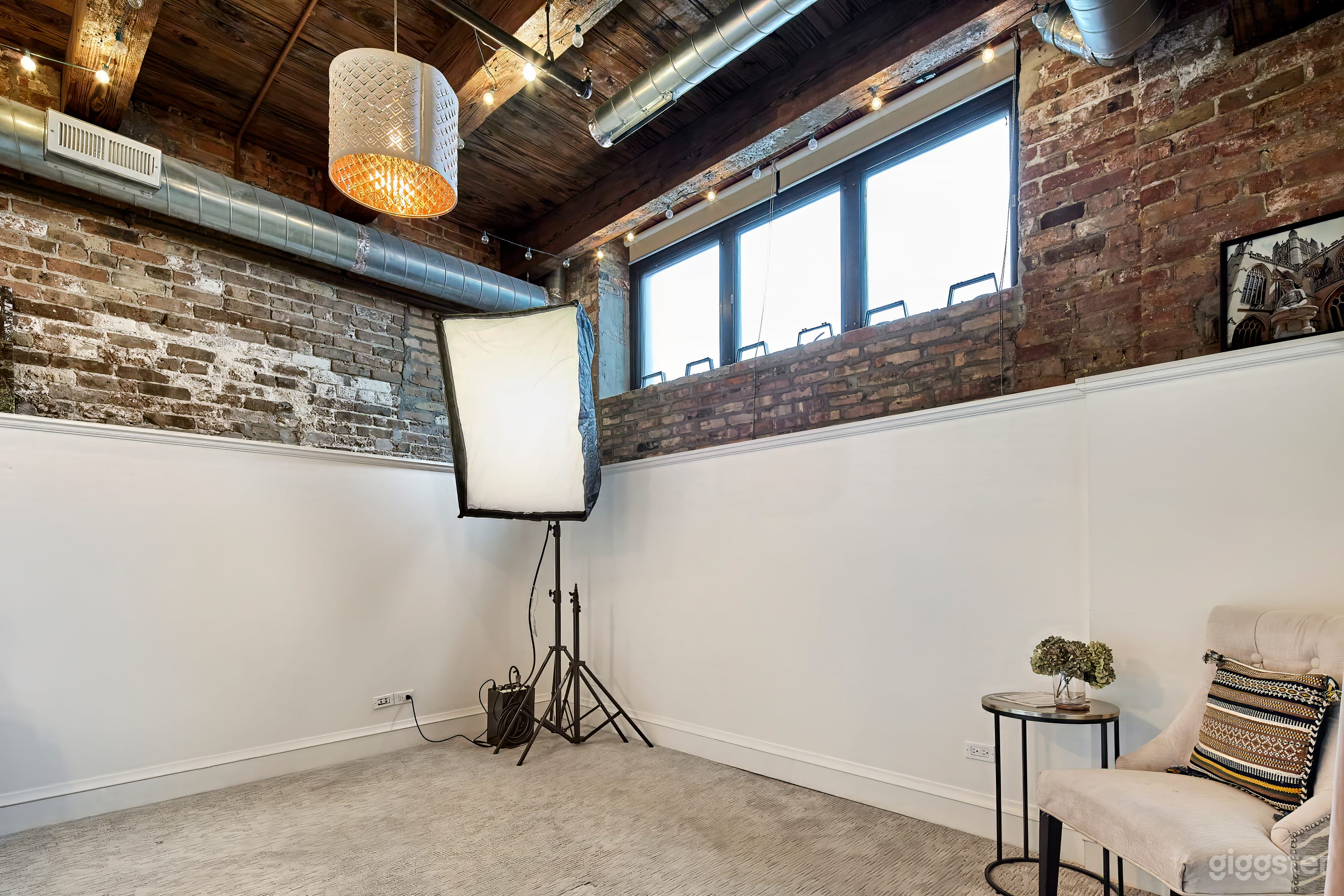 Downtown Industrial Timber Loft Studio Photo 2