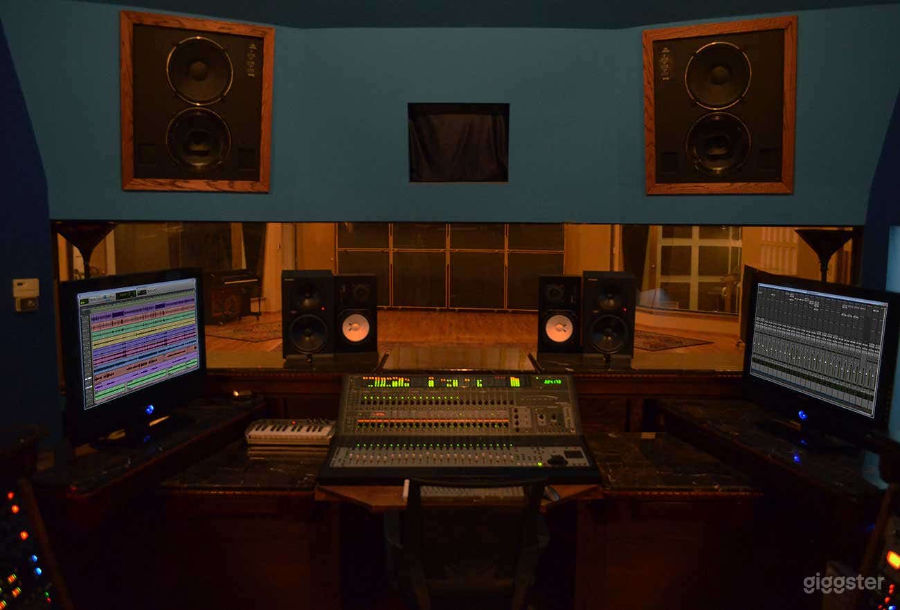 Studio and Isolation Room in Pittsburgh Photo 1