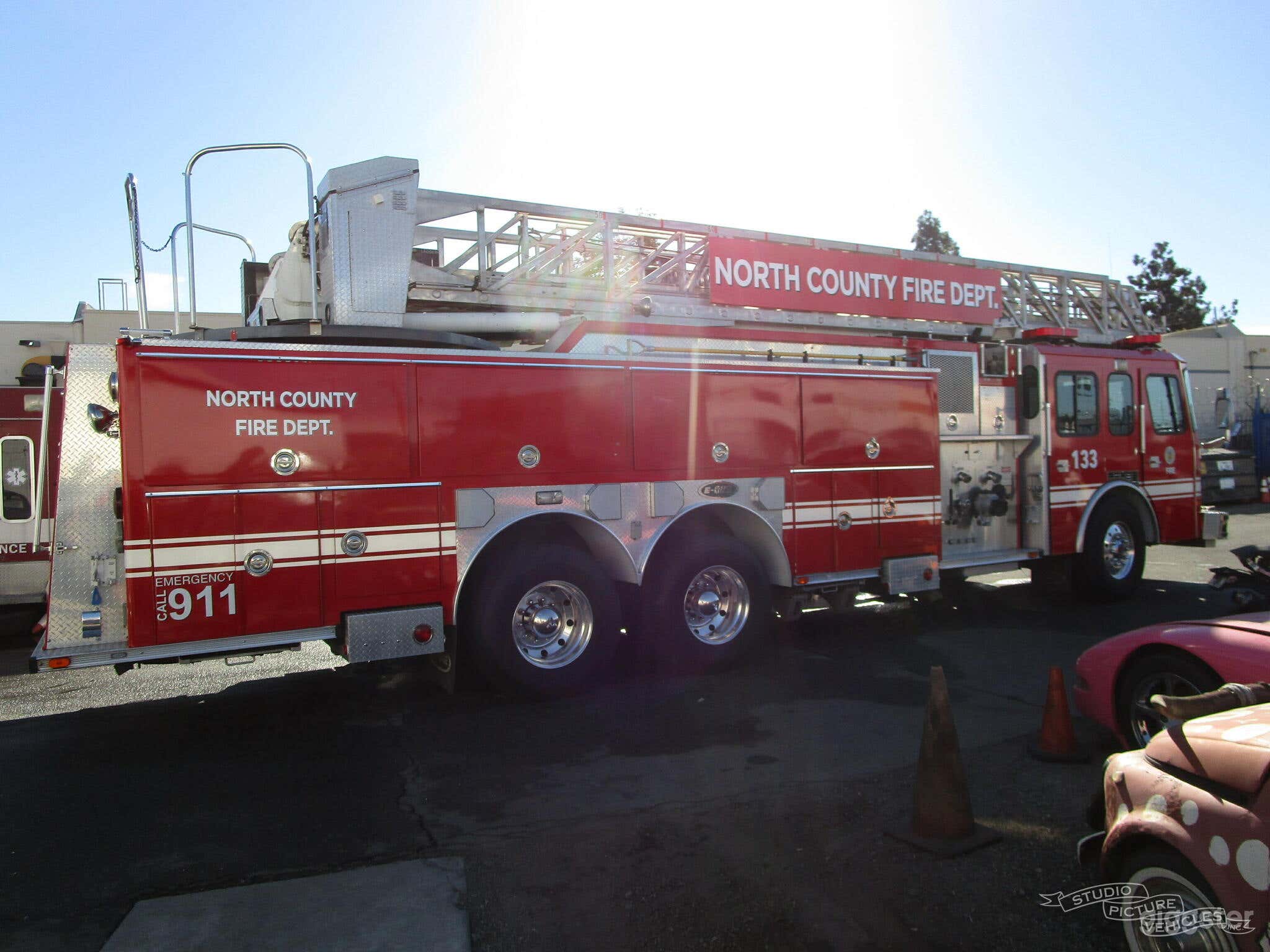 Chassis Ladder Firetruck | Studio Picture Vehicles Photo 2