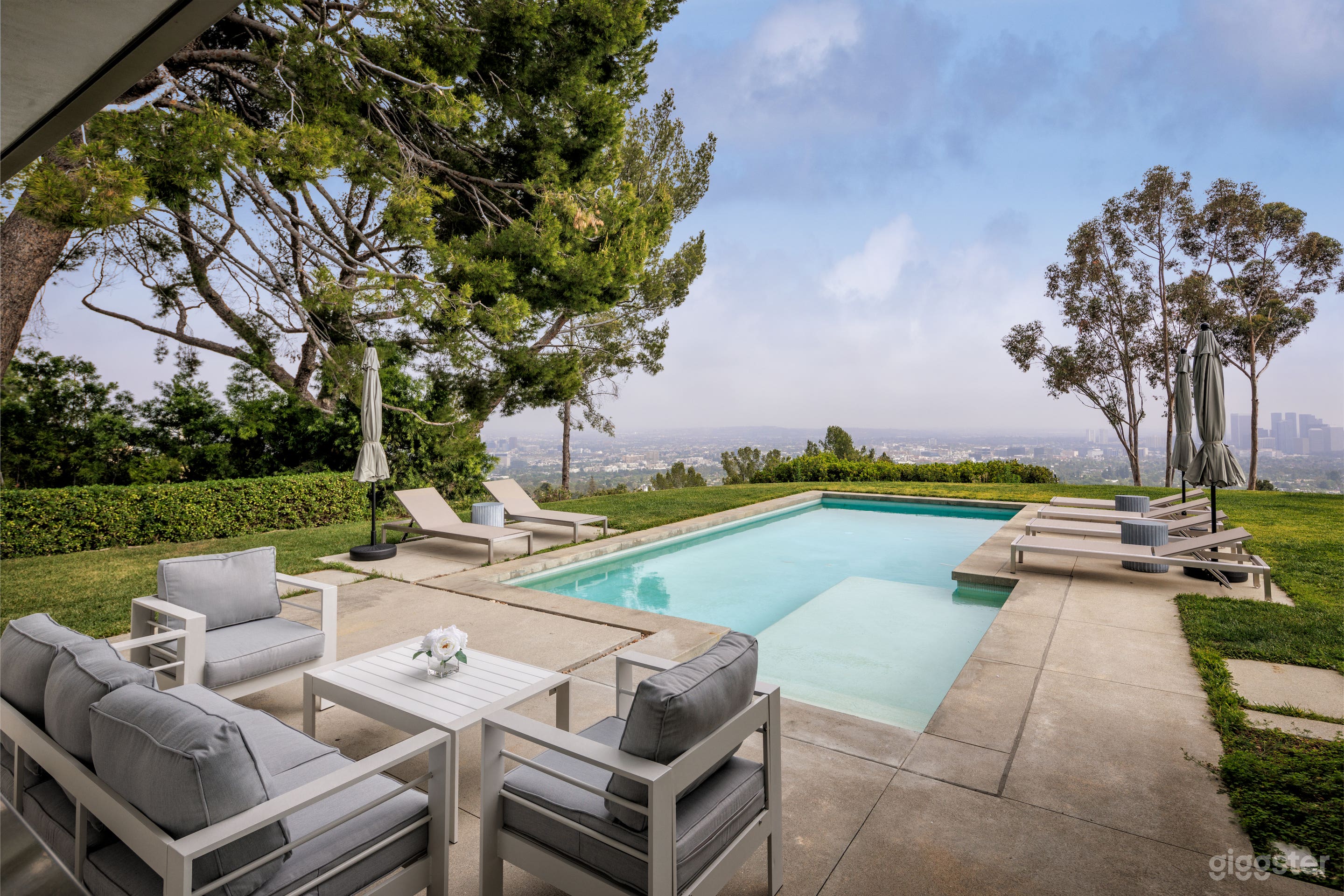 Vue Modern - Spectacular 280° View of West LA Photo 4