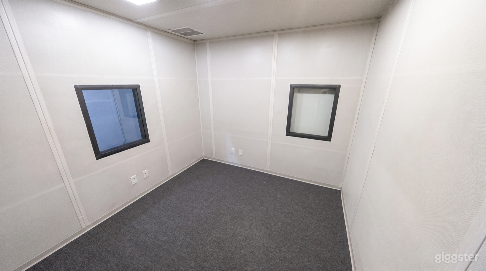 Modern Podcast & Sound Studio in Pasadena Photo 3