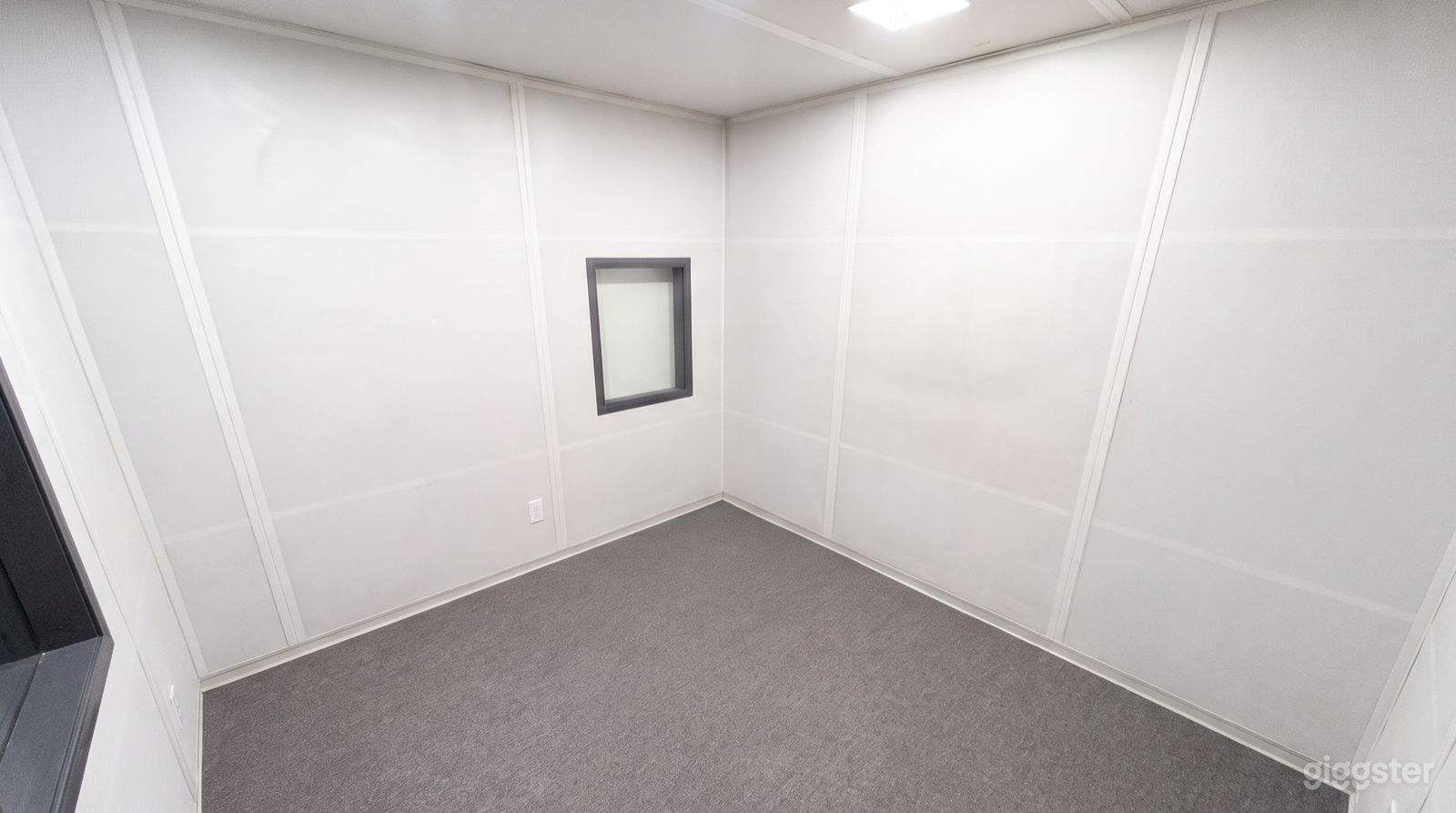 Modern Podcast & Sound Studio in Pasadena Photo 4