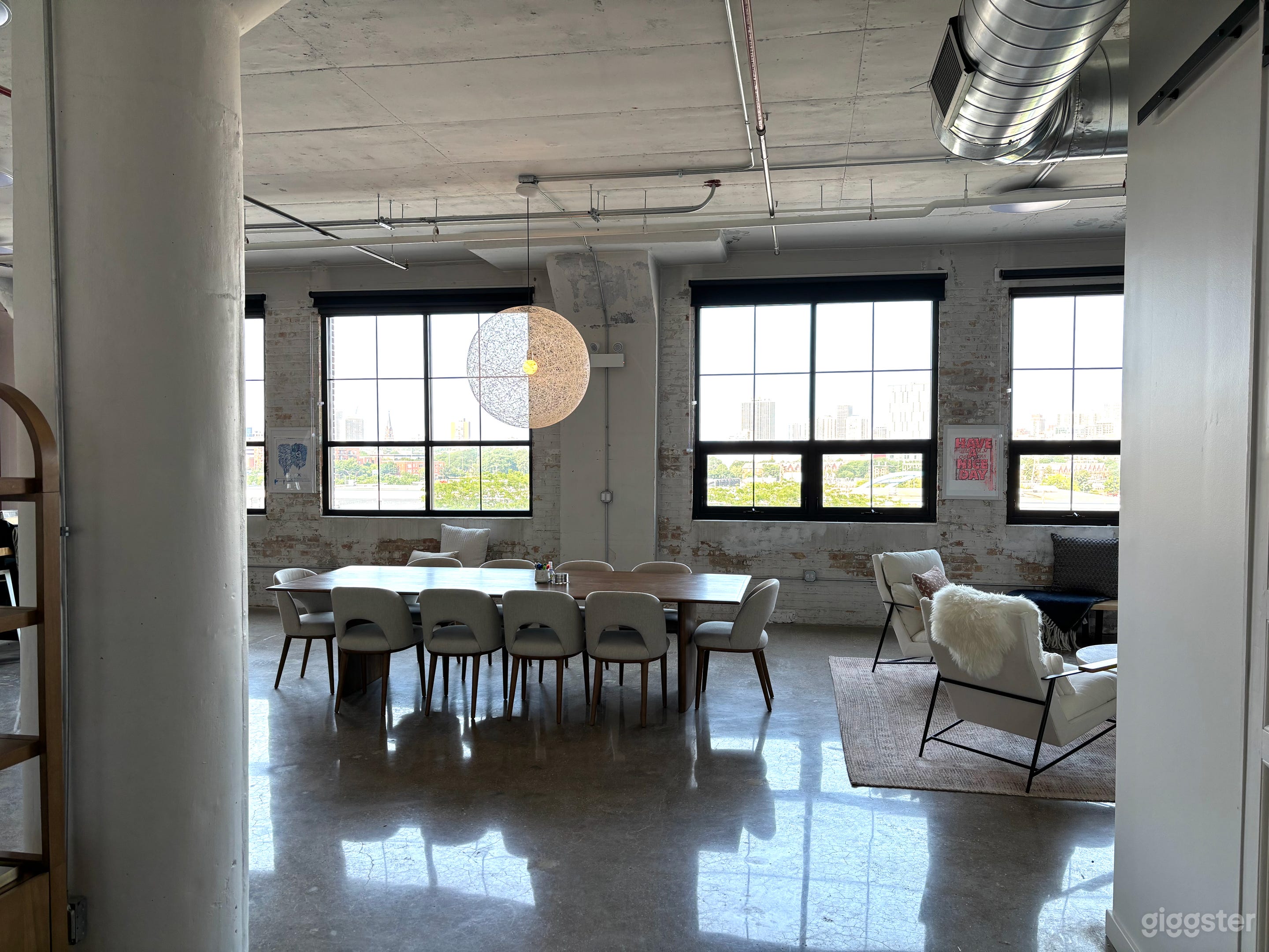 Refined Photo Studio + Creative Space with Skyline Views Photo 2