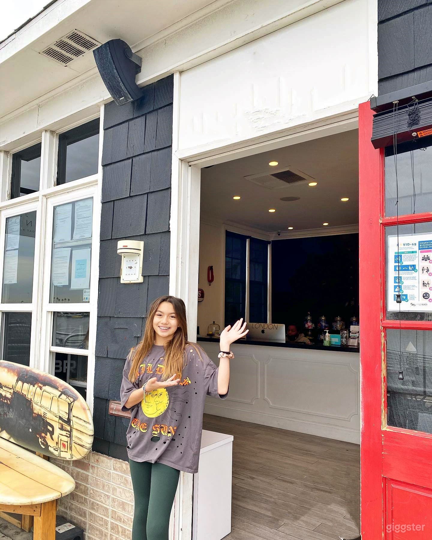 Trendy Instagrammable Boat Shop Photo 3