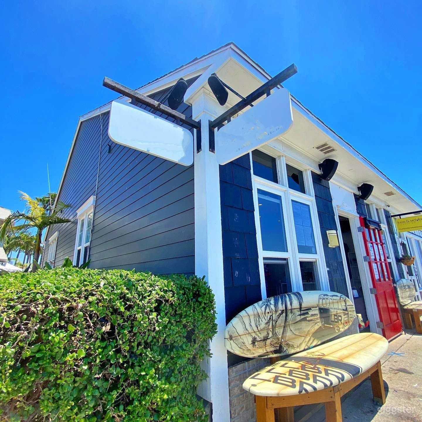 Trendy Instagrammable Boat Shop Photo 1