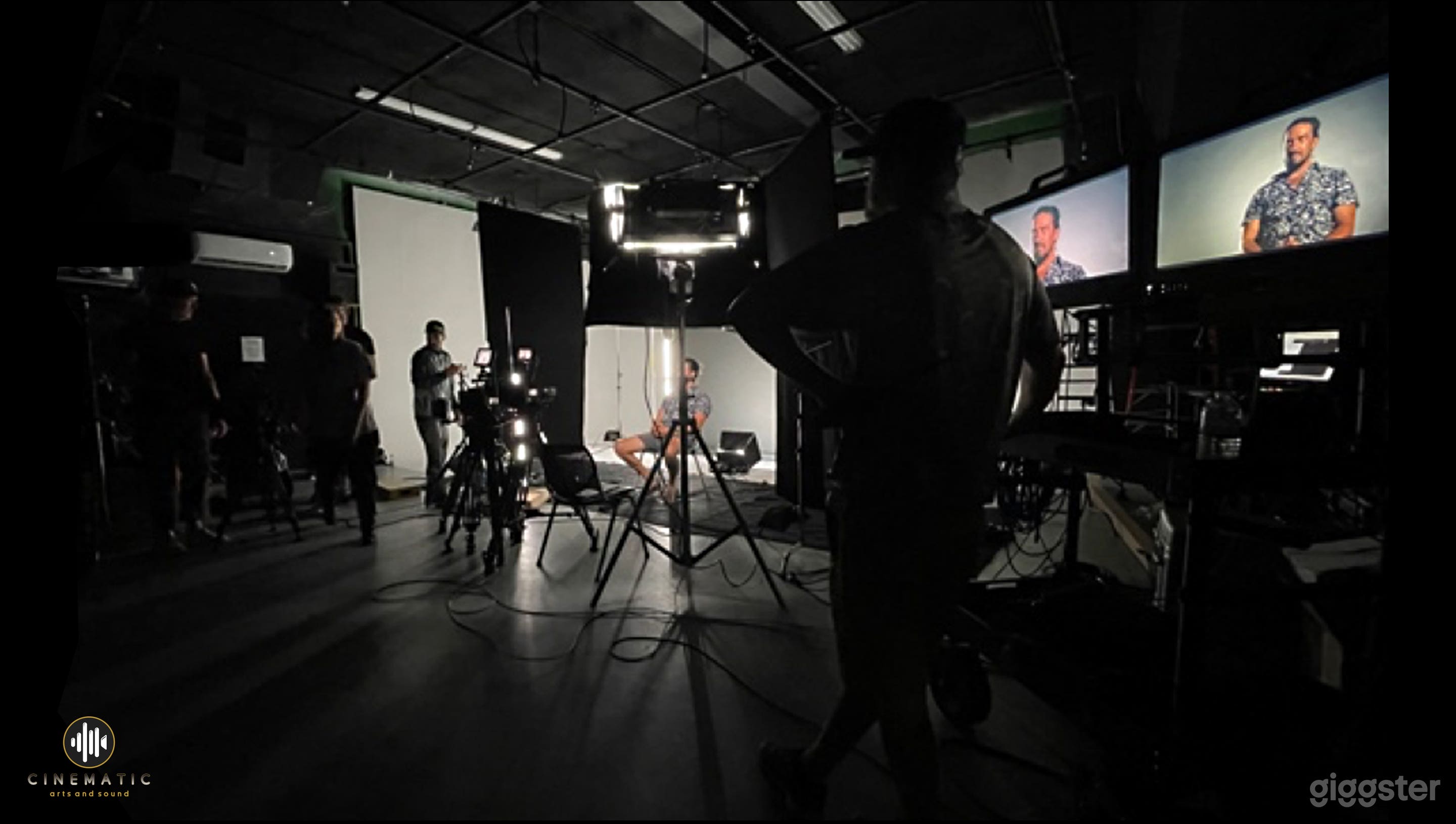 SOUTH EAST VIEW

SOUND STAGE 27' x 30' x 14' WHITE CYCLORAMA GRID LIGHTING KINO FLO 
