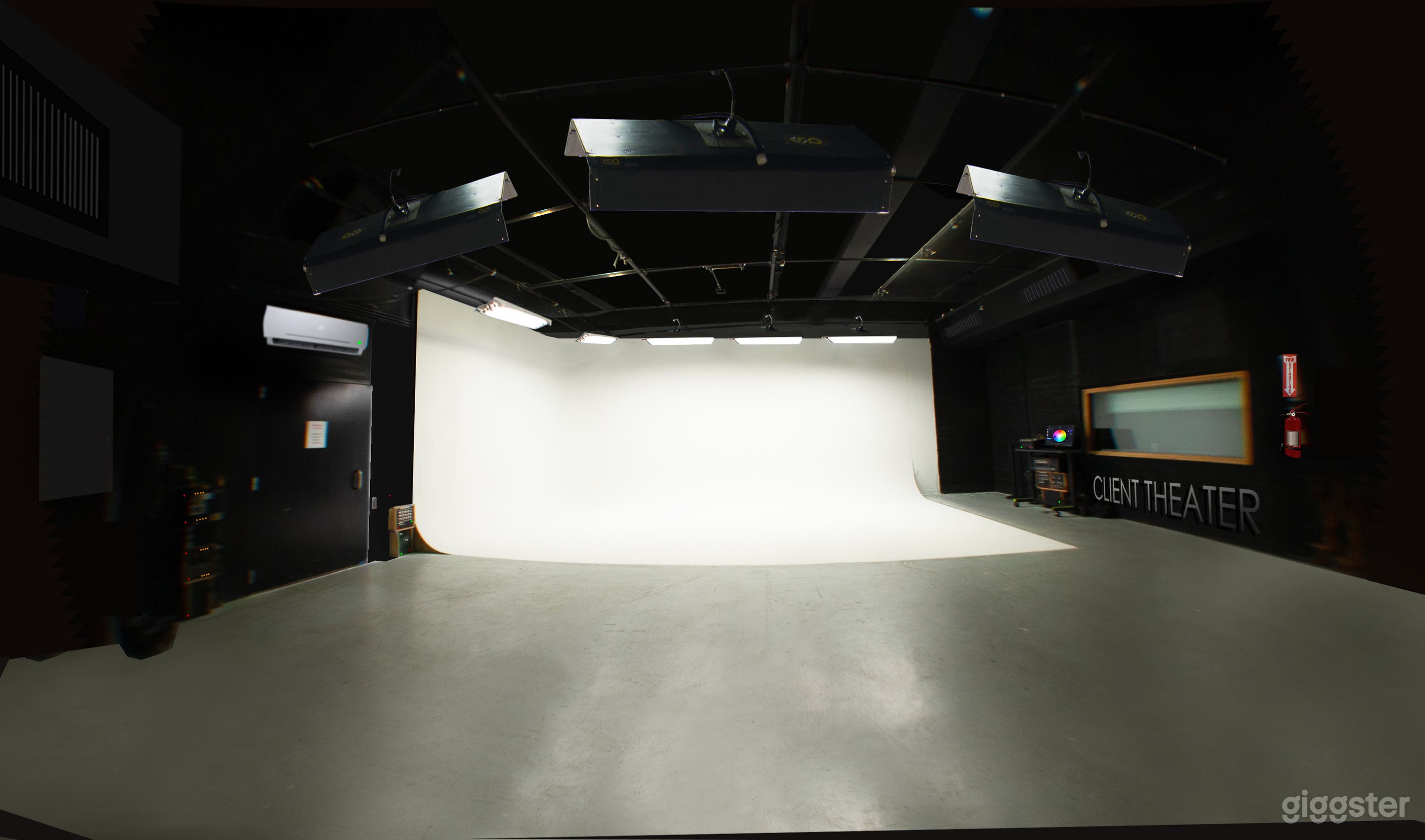SOUTH VIEW

SOUND STAGE 27' x 30' x 14' WHITE CYCLORAMA GRID LIGHTING KINO FLO 