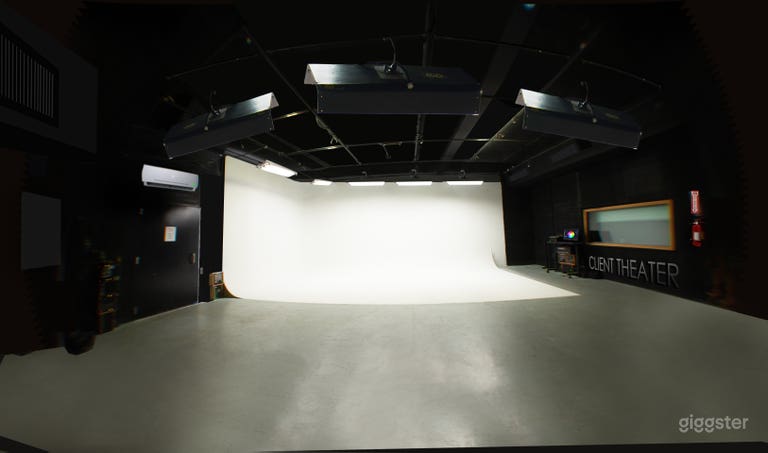  SOUTH VIEW

SOUND STAGE 27' x 30' x 14' WHITE CYCLORAMA GRID LIGHTING KINO FLO  