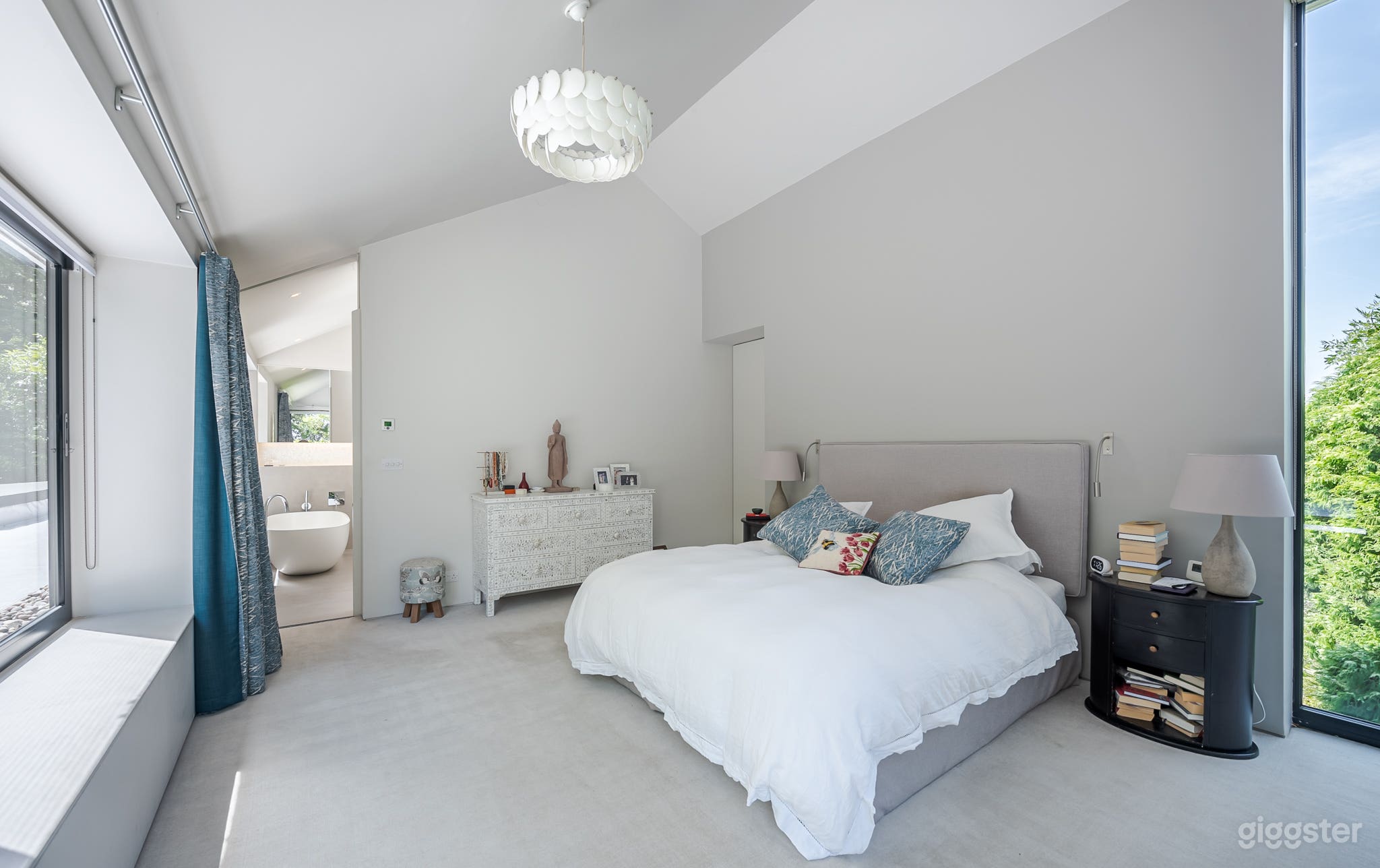 Architecturally designed home in Woodhall Estate Photo 4